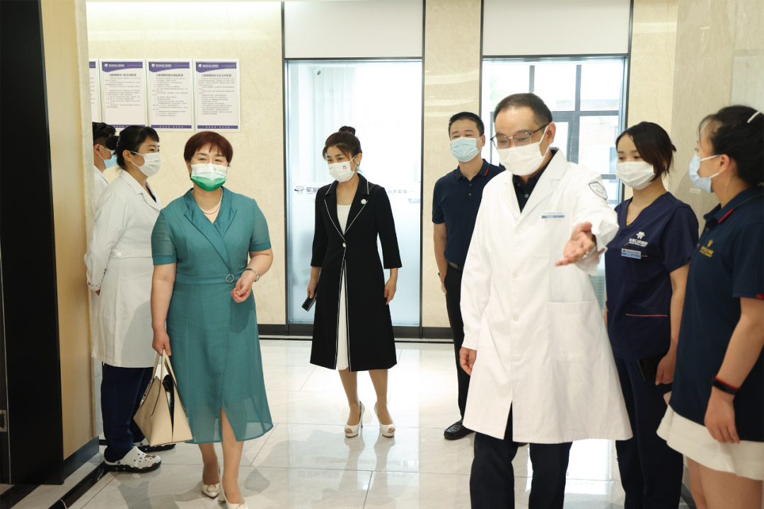 军海风采丨西安医学院领导访企拓岗 走进西安军海口腔医院